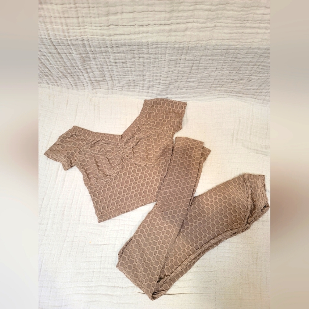Matching waffle set brown size small like new